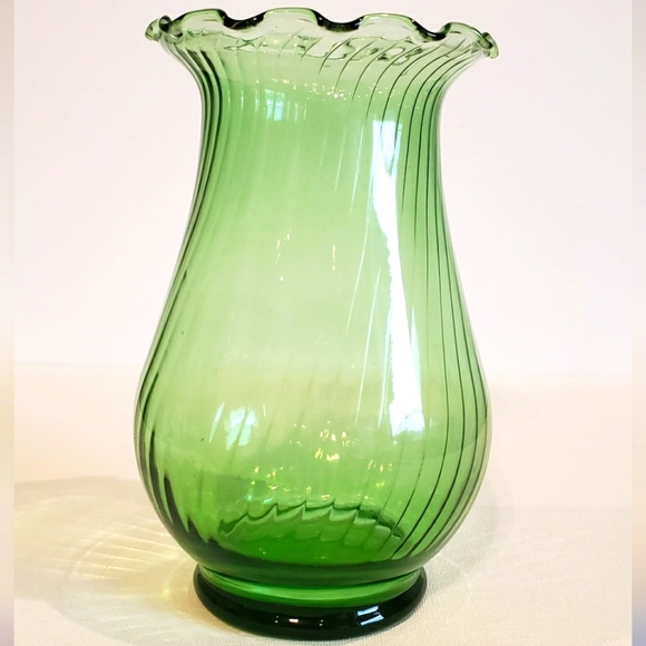 Vintage Anchor Hocking Emerald Green Optic Swirl Vase Holiday Gift - Picture 2 of 7